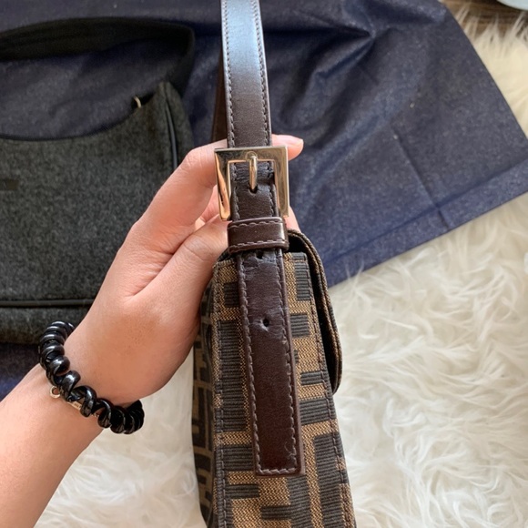 Vintage Fendi shoulder bag - Picture 9 of 10